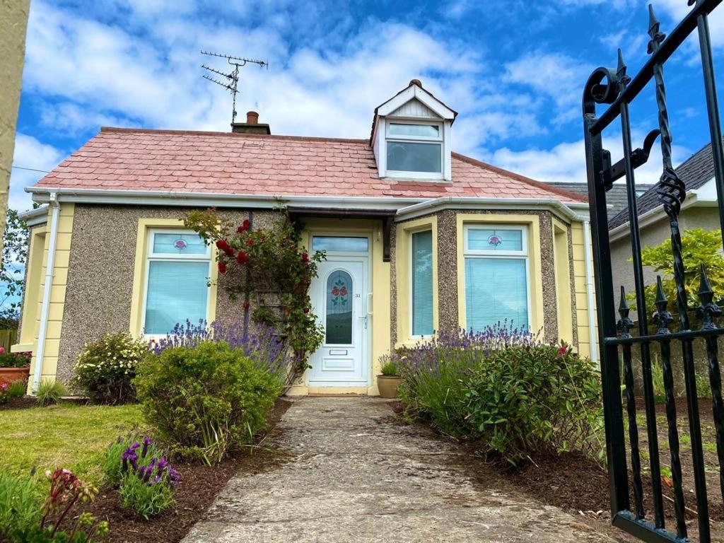Rose Cottage: Delightful 4 Bedroom Detached Home Portrush Luaran gambar