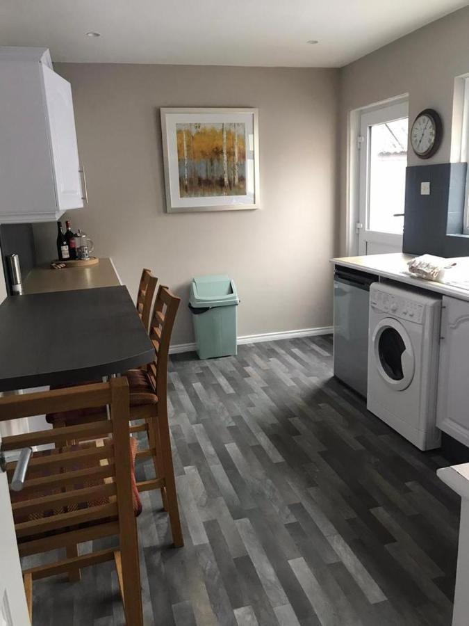 Rose Cottage: Delightful 4 Bedroom Detached Home Portrush Luaran gambar